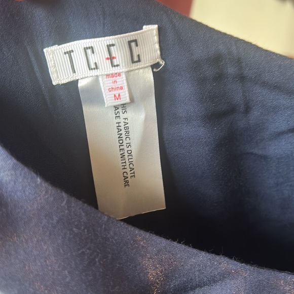 Navy dress with a pretty sheen - Picture 2 of 3